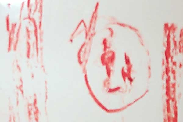 Bathtub crayon faces